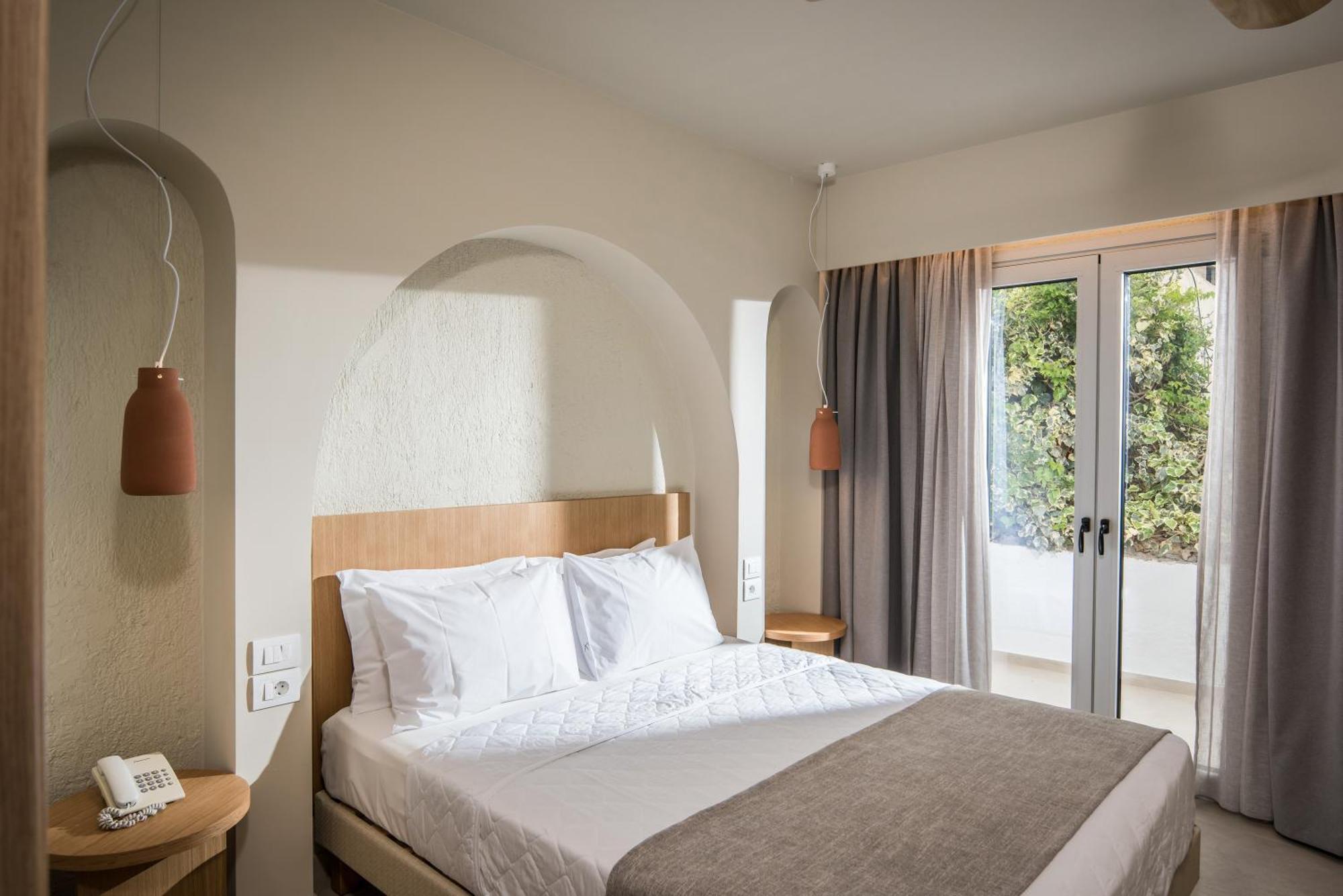 South Coast Hotel Makry Gialos  Exterior photo